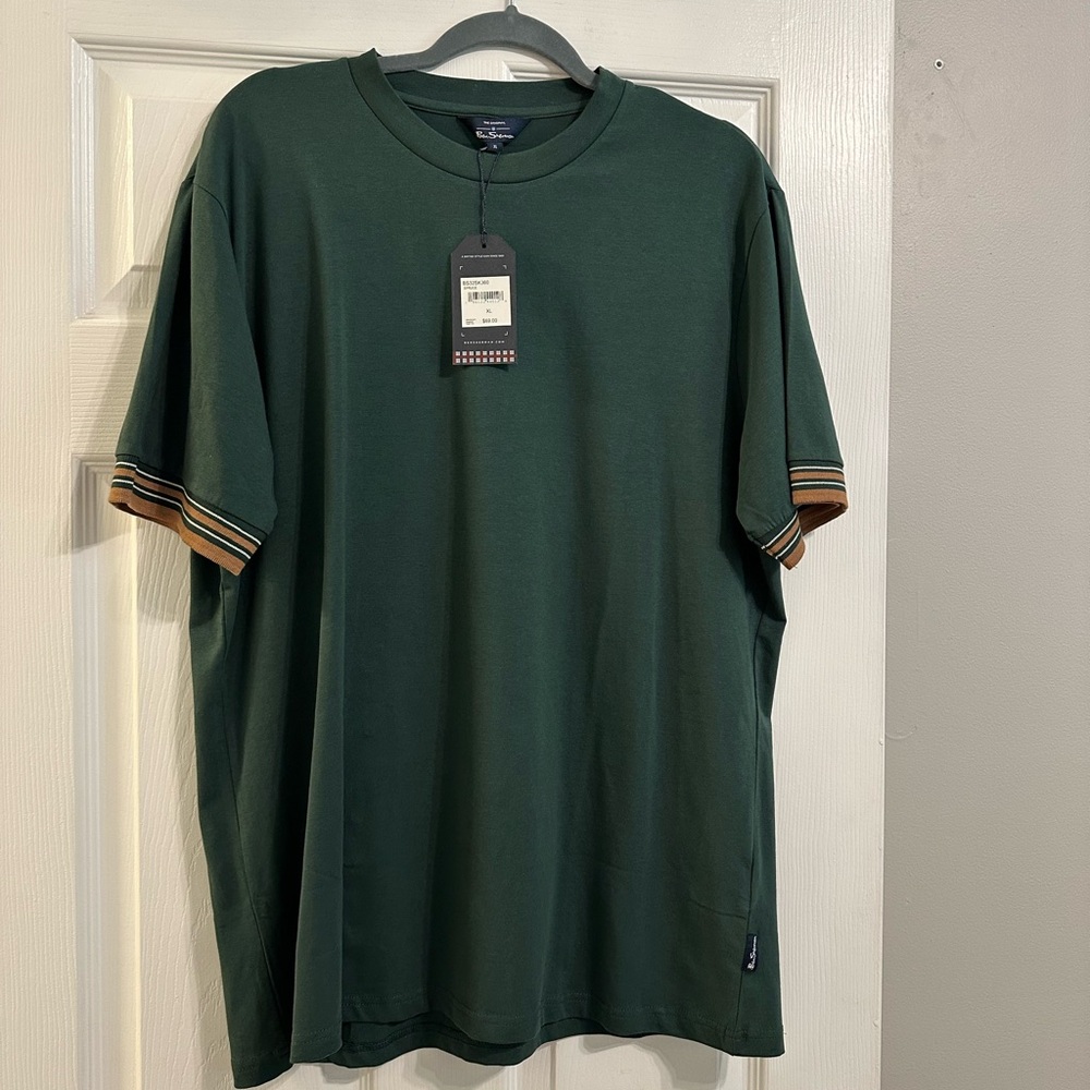 Ben Sherman’s Men’s Crew Neck - Size XL